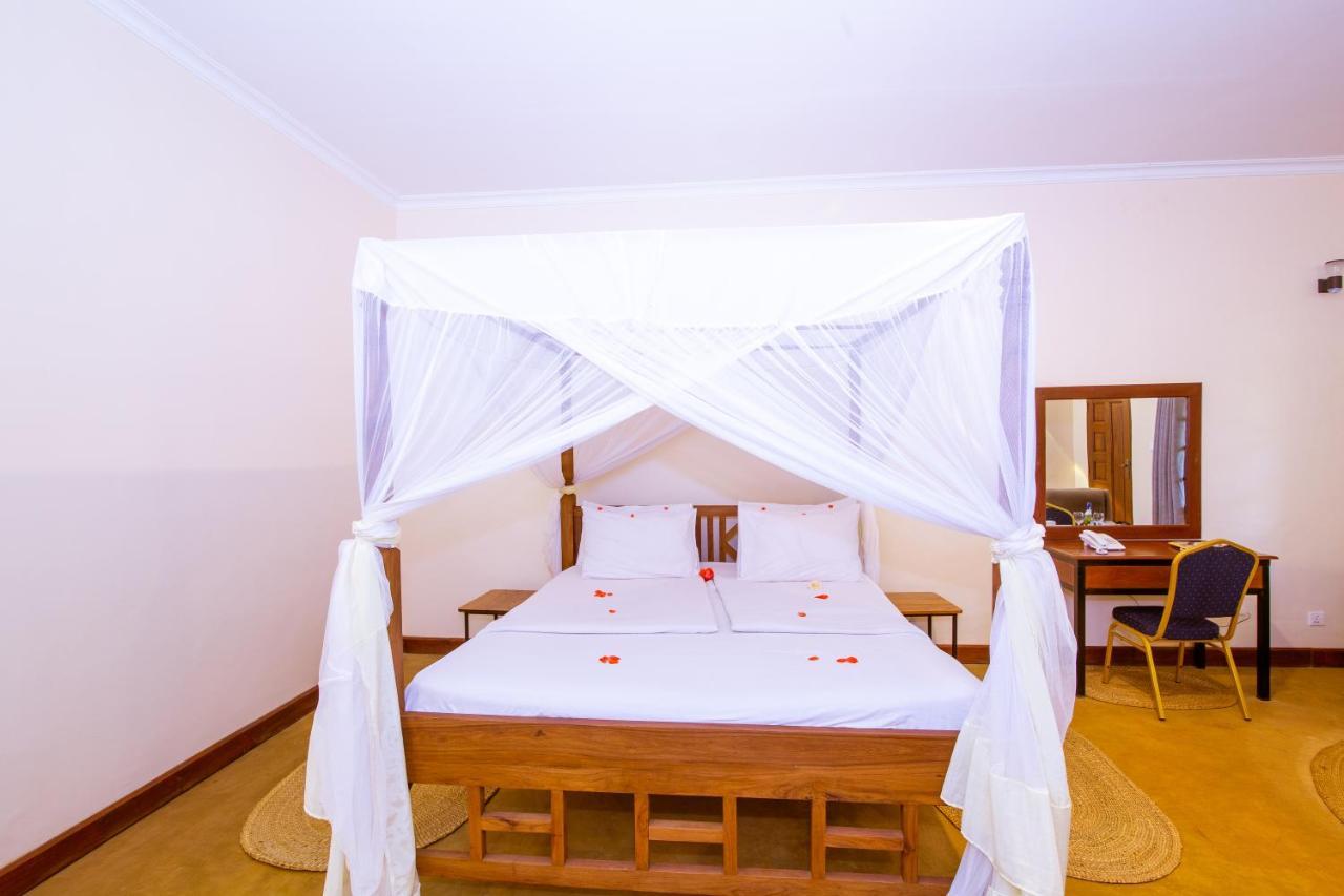 Eileen'S Trees Inn Карату Экстерьер фото